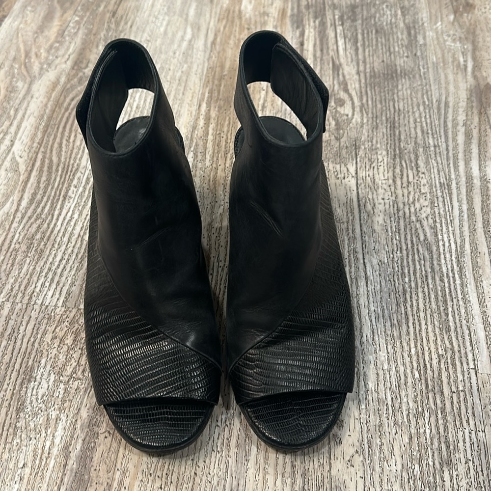 Vince black sandals size 36